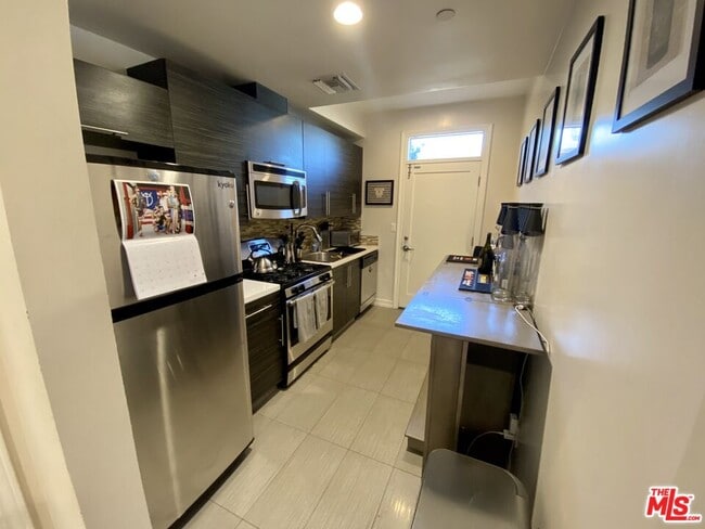 Building Photo - 2317 Scarff St