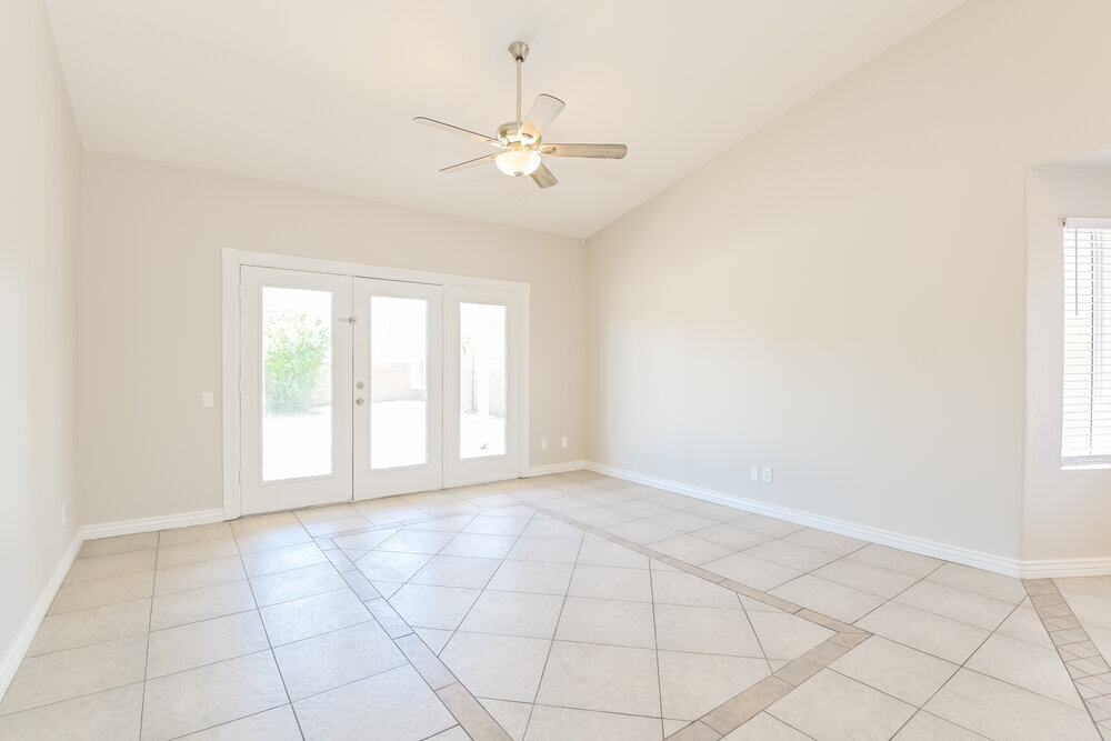 Building Photo - 9940 E Paseo San Bruno