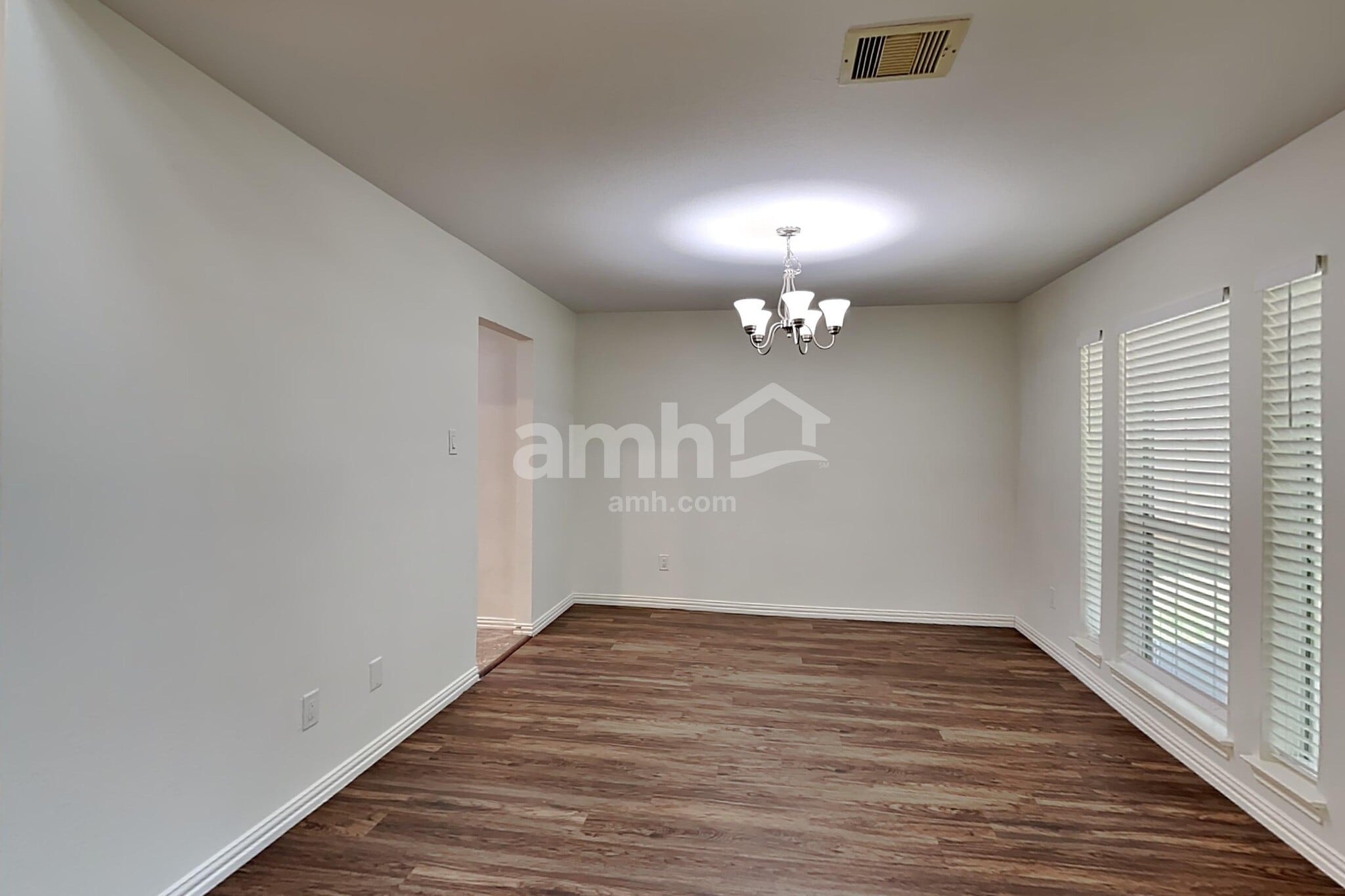 Building Photo - 26949 Carriage Manor Ln