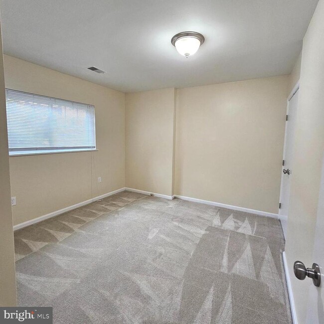 Building Photo - 7811 Wintercress Ln