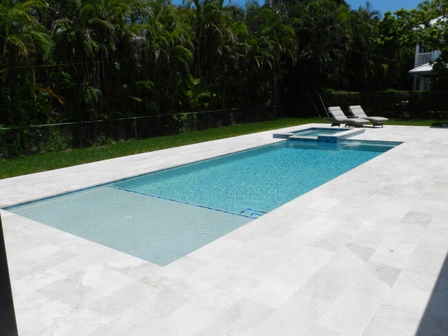 Building Photo - 9501 SW 69th Ct