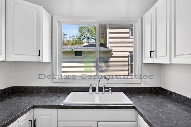 Building Photo - 851 Worden St SE