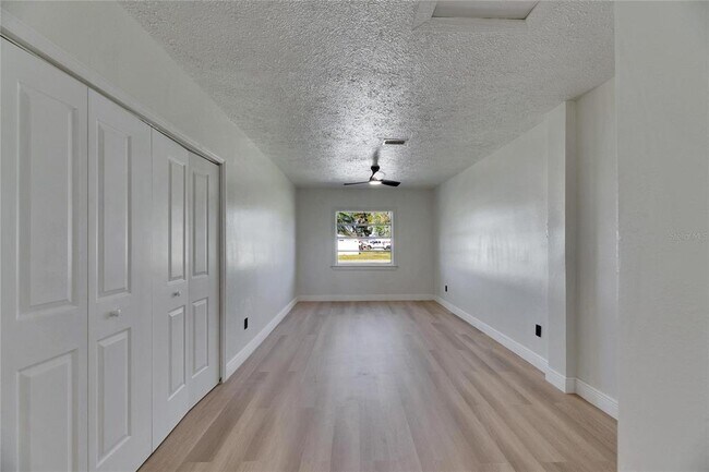 Building Photo - 564 Florida Cir S