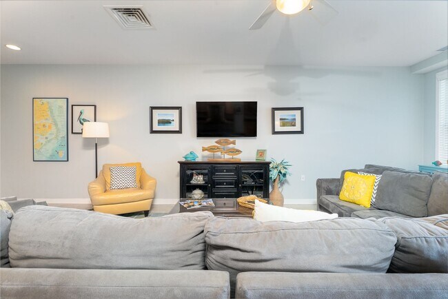 Building Photo - Sandbridge Off Season/Furnished 3 bed Read...