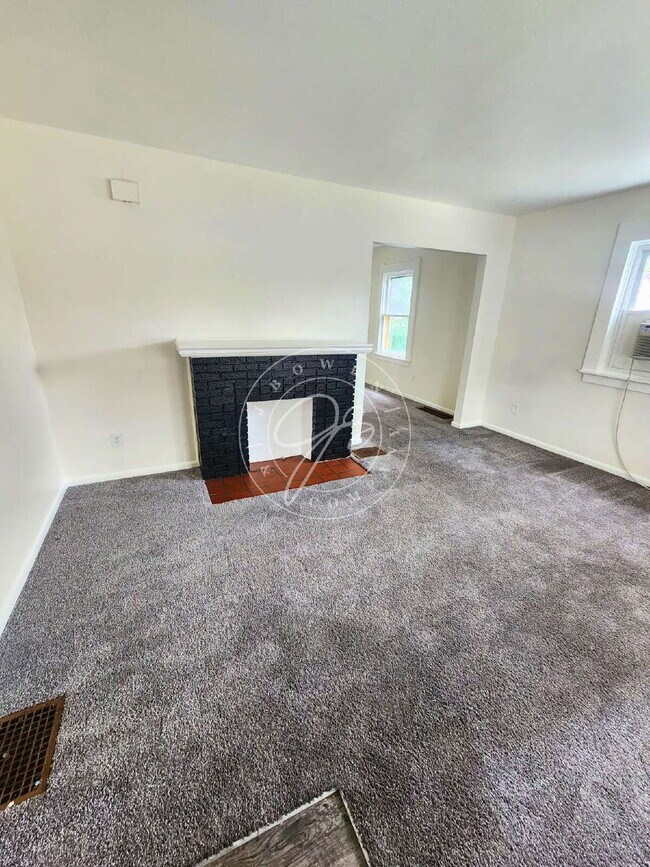 Building Photo - Spacious 3-Bedroom Home in West Toledo