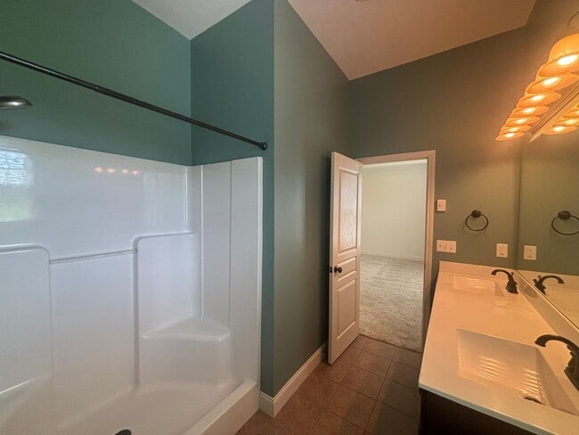Building Photo - Charming 3 bedroom/2 Bath home in Jonesbor...