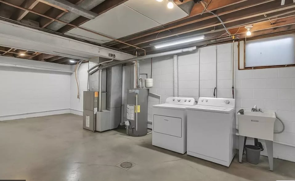 Building Photo - 4974 Longview Ct