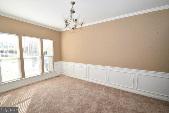 Building Photo - 9 Latham Ln
