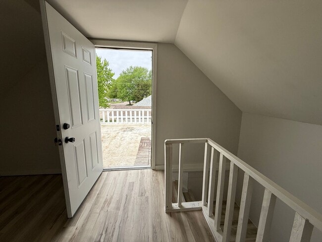 Building Photo - **Move in Ready** 3 bedroom close to downtown!