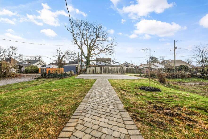 Building Photo - 212 E Morelia Ave