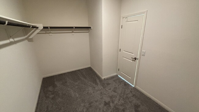 Building Photo - One Story 6-bedroom Home with Attached Casita