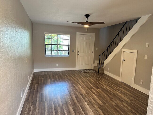 Building Photo - 620 NE 28th St