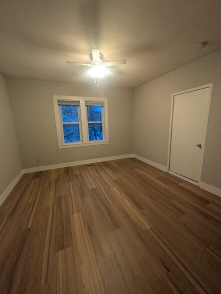 Building Photo - 604 Adams St NE