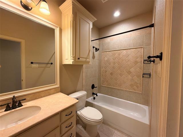 Building Photo - 8116 Canyon Oak Dr