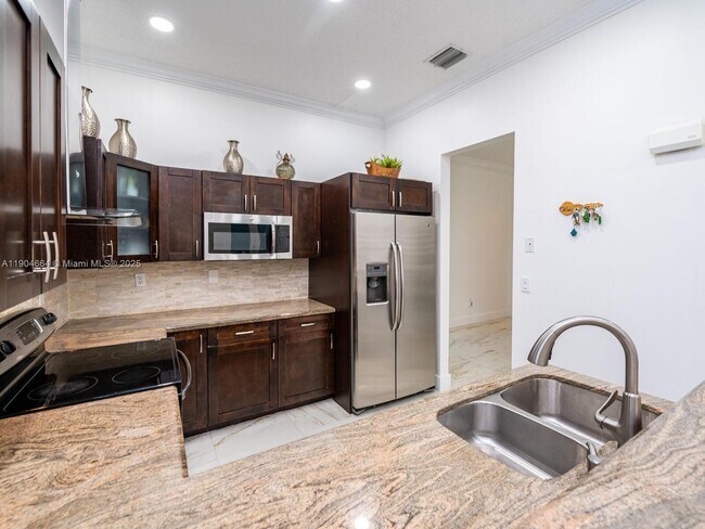 Building Photo - 16332 SW 83rd Ln