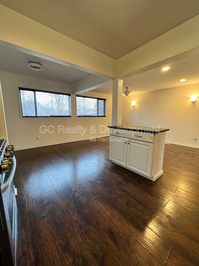 Building Photo - 565 Kingman Ln