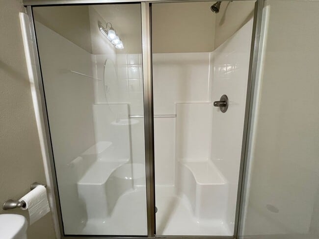 Building Photo - Villebois Townhome with Access to the Sparrow Creek Community Center