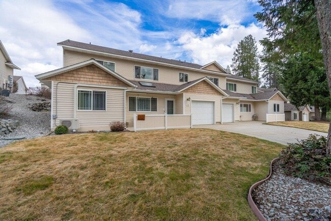 Primary Photo - 2 bed 2 bath Condo in Newport