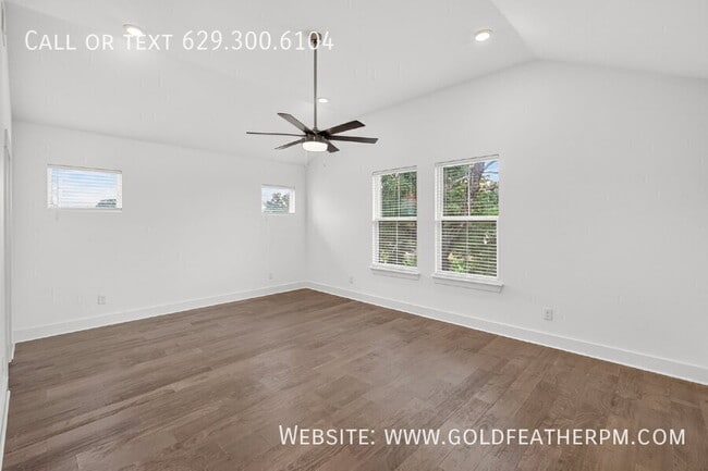 Building Photo - 253A Riverside Dr