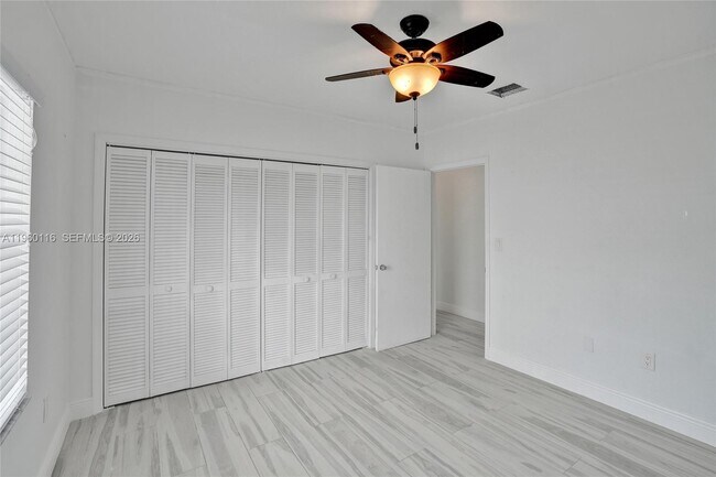 Building Photo - 5721 SW 11th St