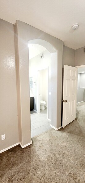 Building Photo - 21655 N 36th Ave