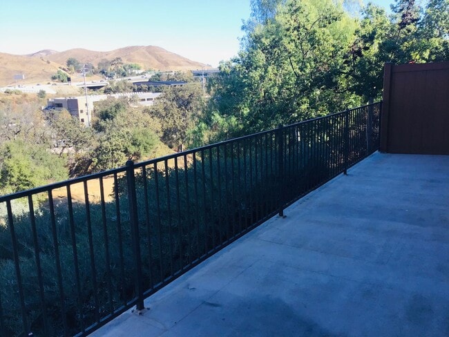 Building Photo - View Liberty Canyon Condo, Agoura Hills