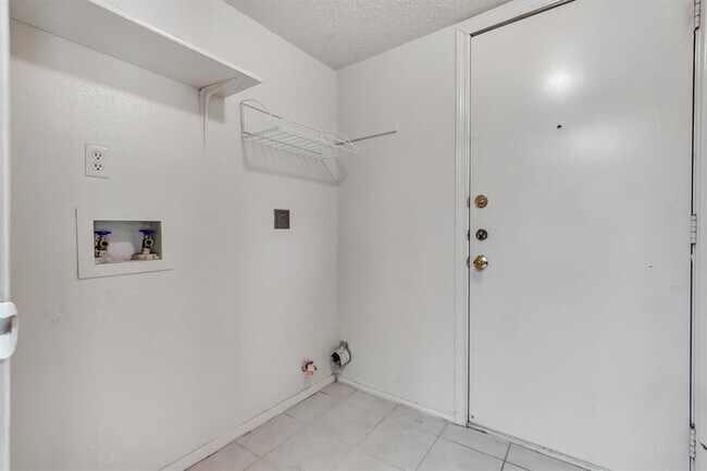 Building Photo - 7802 Topawa Cove