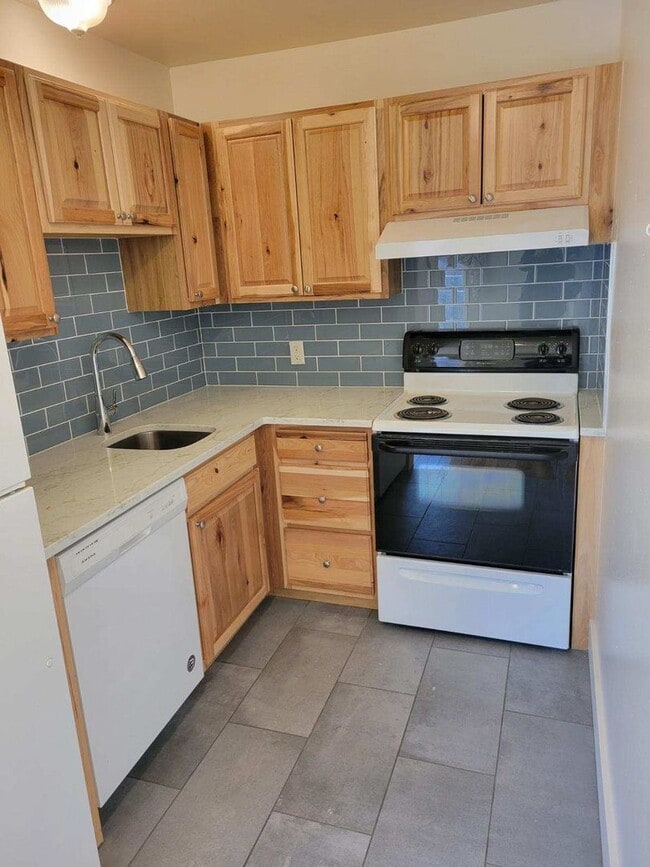 Building Photo - 3597 Nottingham Ct