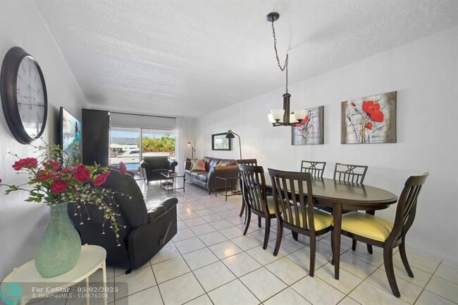 Building Photo - 460 Paradise Isle Blvd