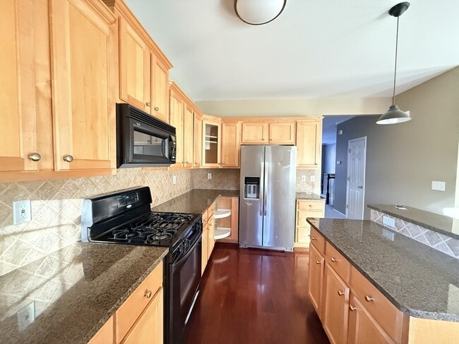 Building Photo - 1705 Waters Edge Trail