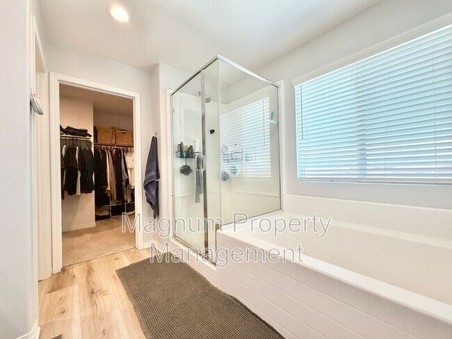 Building Photo - 34257 Swordfern Pl