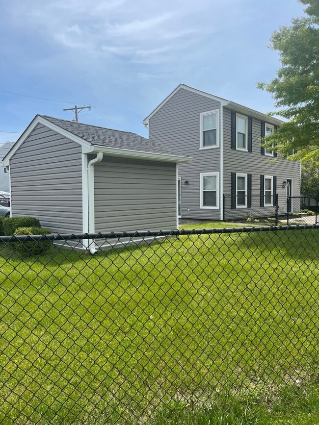 Side yard and Elevation - 7897 W End Dr