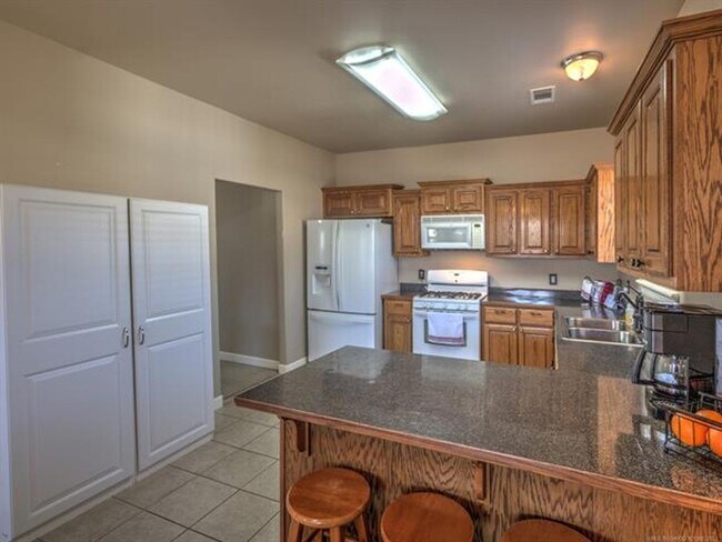 Building Photo - Located On The West Side Of Claremore - Provides Commuting To Work, Shopping, Schools & Restauran...