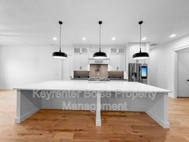 Building Photo - 9216 W Mirror Pond Dr