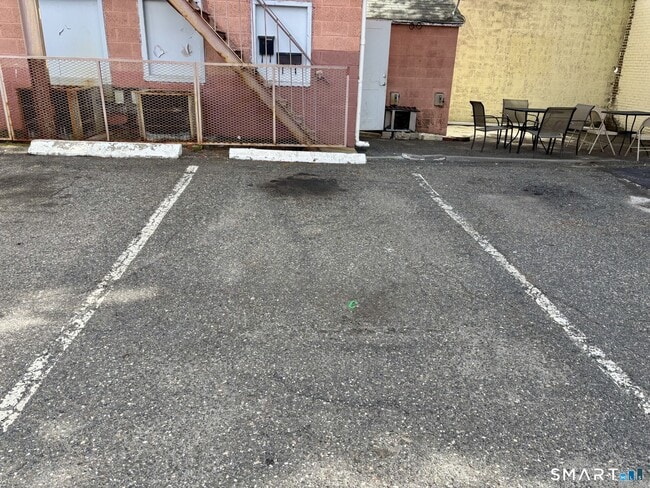 Building Photo - 68 E Main St