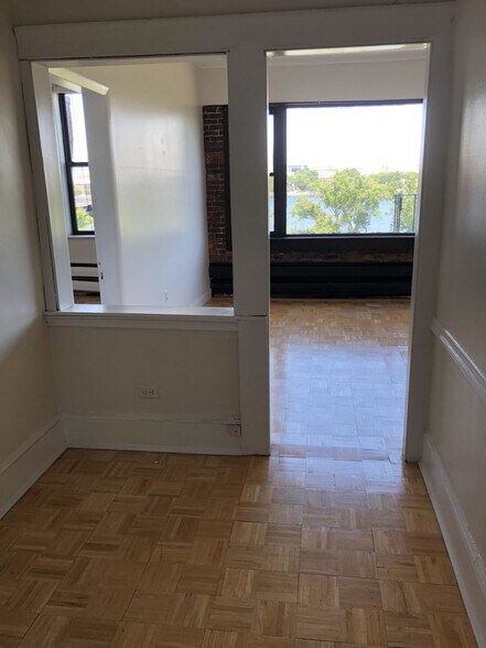 Building Photo - 464 Beacon St