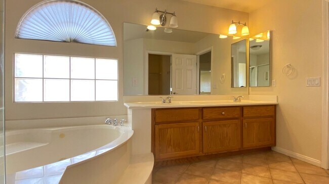 Building Photo - 5579 Vision Quest Ct