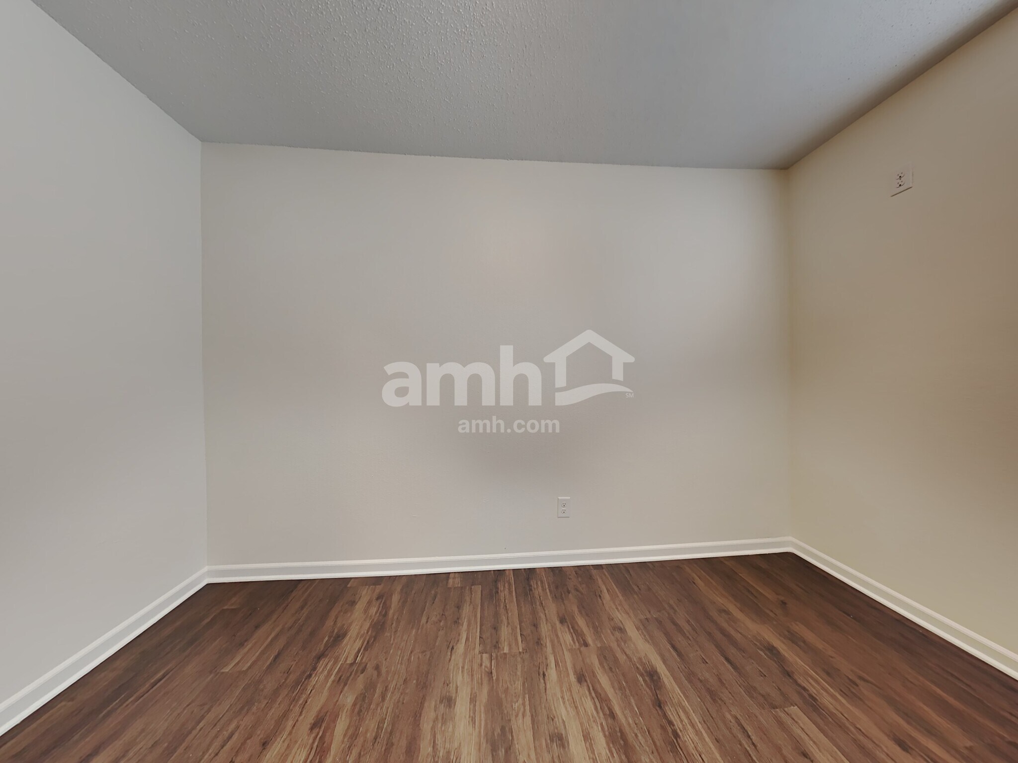 Building Photo - 2306 Westmere Dr