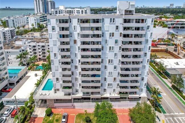 Primary Photo - 1331 Lincoln Rd