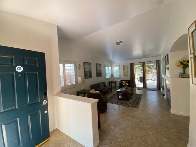 Building Photo - Gated Community of Grand Island in Seven Oaks 2 BD 2 BA Gorgeous House