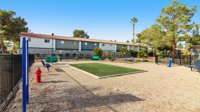 Building Photo - 6255 W Tropicana Ave