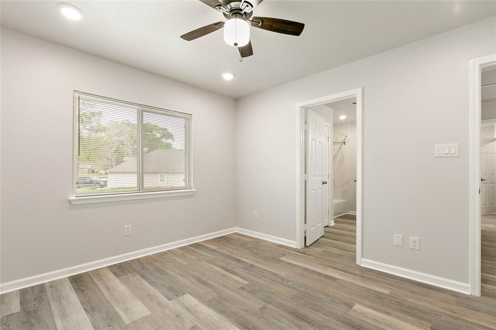 Building Photo - 28402 Champion Oaks Dr