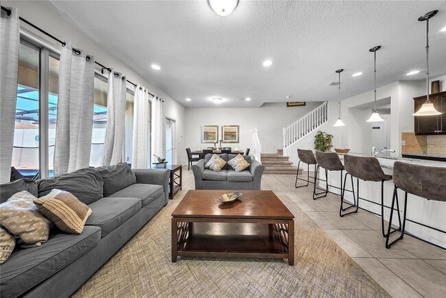 Building Photo - 2027 Majorca Dr