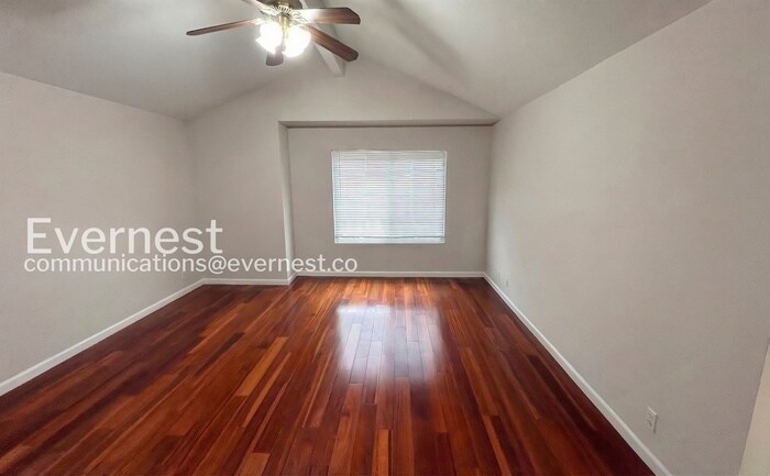 Building Photo - 4936 Creekwood Dr