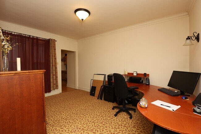 Building Photo - 4871 N Talman Ave