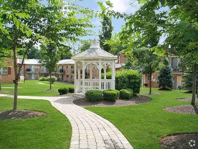 Building Photo - 333 North Ave