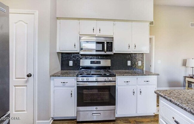 Building Photo - 8107 Heritage Woods Ln