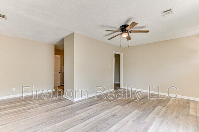 Building Photo - 1026 Weston St