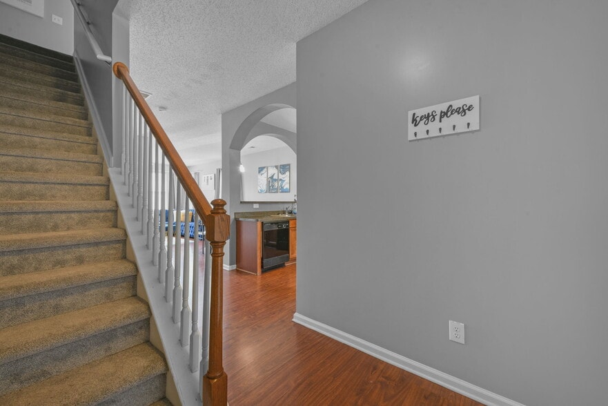 Main Entrance - 1931 Bayrose Cir