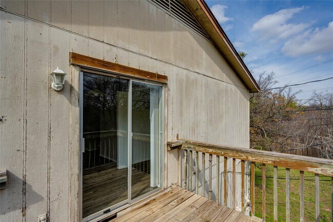 Building Photo - 11907 Alpheus Ave